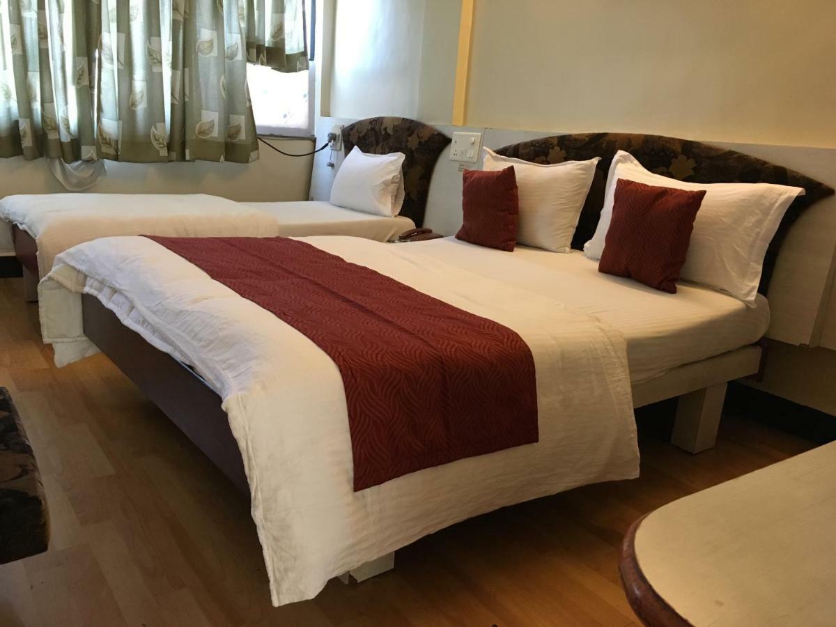 Hotel Tourist International Пюн Екстериор снимка